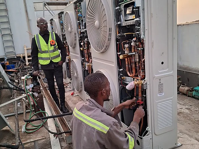 On-site VRF system inspection and commissioning